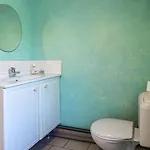 4 Bedroom Awesome In *