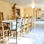 Prázdninový dům 4 Bedroom Awesome In *