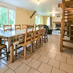 4 Bedroom Awesome In Prázdninový dům