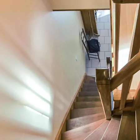 4 Bedroom Awesome In Prázdninový dům Bonneville-la-Louvet