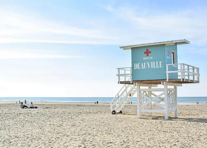 Semesterbostad Amazing In Bonneville-la-Louvet