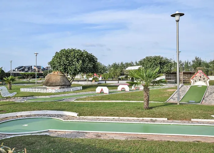 Semesterbostad Amazing In Bonneville-la-Louvet